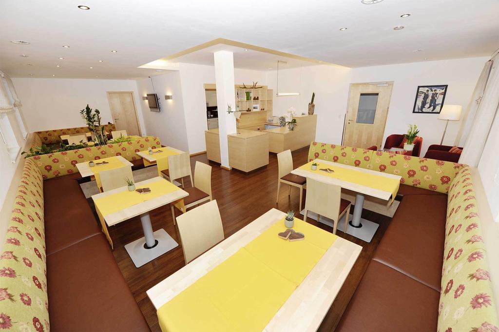 Valbella Bed & Breakfast Partenen Luaran gambar