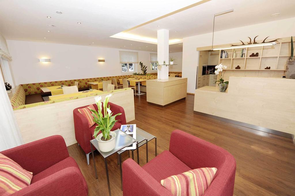 Valbella Bed & Breakfast Partenen Luaran gambar