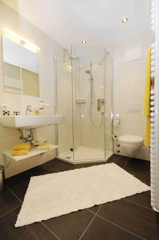 Valbella Bed & Breakfast Partenen Bilik gambar