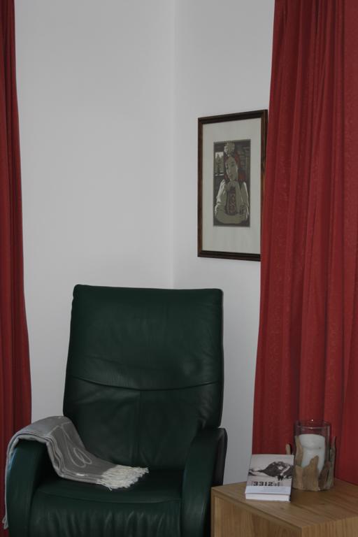 Valbella Bed & Breakfast Partenen Luaran gambar