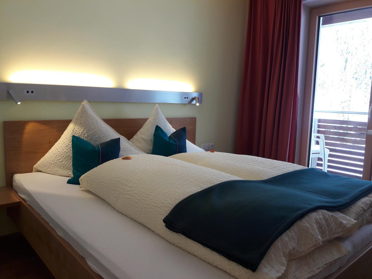 Valbella Bed & Breakfast Partenen Luaran gambar